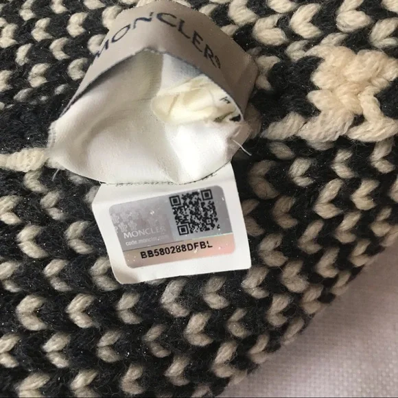 ❤️SOLD❤️MONCLER BEANIE 100% WOOL HAT POM POM LOGO BRAND - Picture 7 of 15